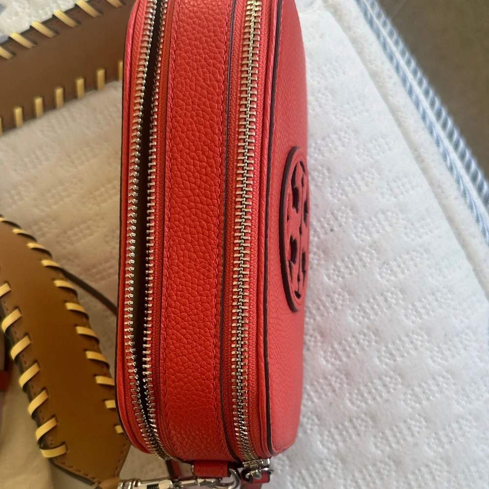 NWT Tory Burch Miller red Leather Crossbody Camera Bag with Strap(s) - Picture 4 of 5